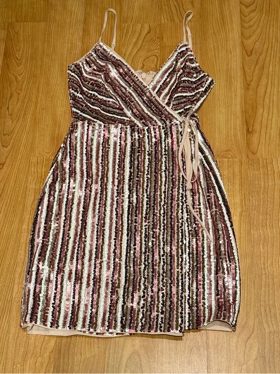 BCBGAMAXAZRIA Women’s Multi Color Sequin V-Neck Stripped Wrap Dress Size 2 - Picture 2 of 11